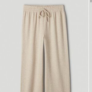 Aritzia Wilfred free cropped lounge pants!